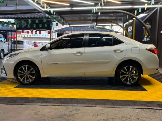 TOYOTA-COROLLA-2.0 ALTIS 16V FLEX 4P AUTOMÁTICO TOYOTA-COROLLA-2017
