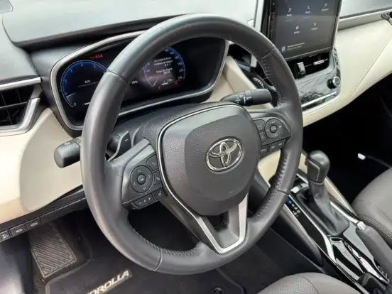 TOYOTA-COROLLA-2024
