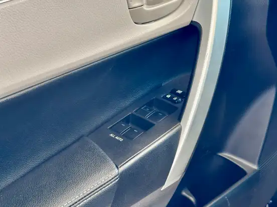 TOYOTA-COROLLA-2.0 XEI 16V FLEX 4P AUTOMÁTICO TOYOTA-COROLLA-2017