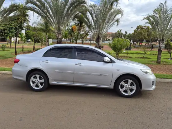 TOYOTA-COROLLA-2013