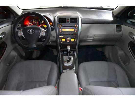TOYOTA-COROLLA-2011