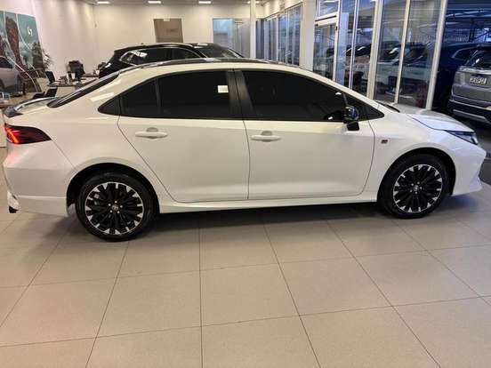 TOYOTA-COROLLA-2023
