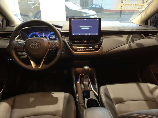 TOYOTA-COROLLA-2025