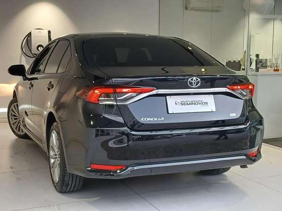 TOYOTA-COROLLA-2025