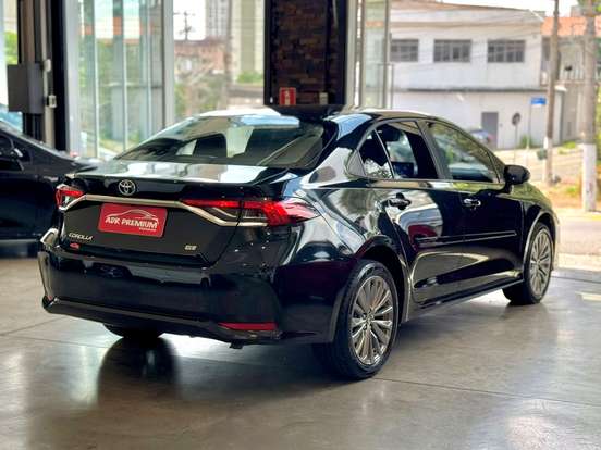 TOYOTA-COROLLA-2024