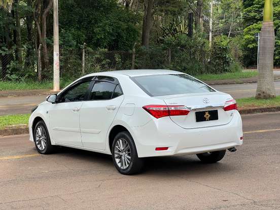 TOYOTA-COROLLA-2014