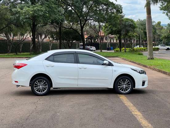 TOYOTA-COROLLA-2014