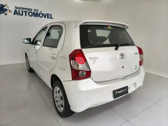 TOYOTA-ETIOS-2019