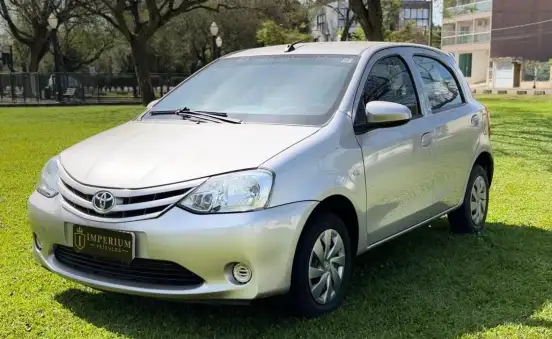 TOYOTA-ETIOS-2017