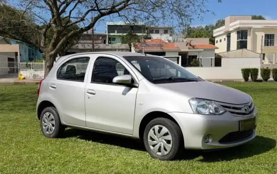 TOYOTA-ETIOS-2017
