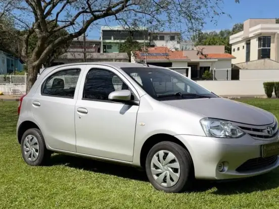 TOYOTA-ETIOS-1.3 X 16V FLEX 4P MANUAL TOYOTA-ETIOS-2017