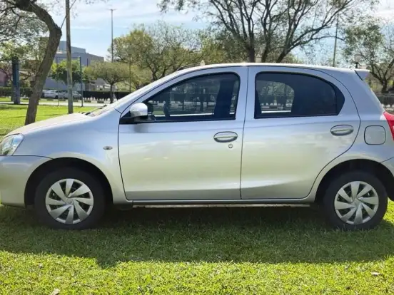 TOYOTA-ETIOS-1.3 X 16V FLEX 4P MANUAL TOYOTA-ETIOS-2017