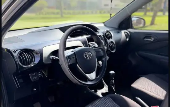 TOYOTA-ETIOS-2017