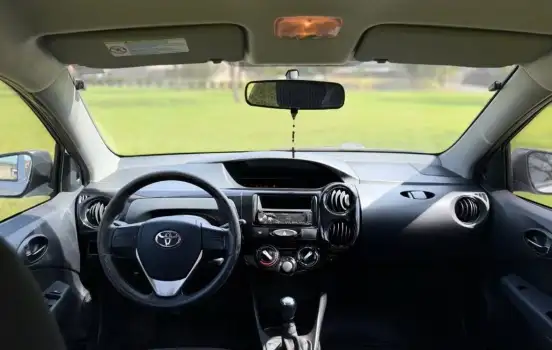 TOYOTA-ETIOS-2017