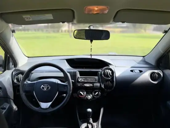 TOYOTA-ETIOS-1.3 X 16V FLEX 4P MANUAL TOYOTA-ETIOS-2017