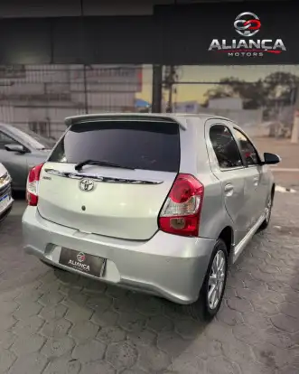 TOYOTA-ETIOS-2017