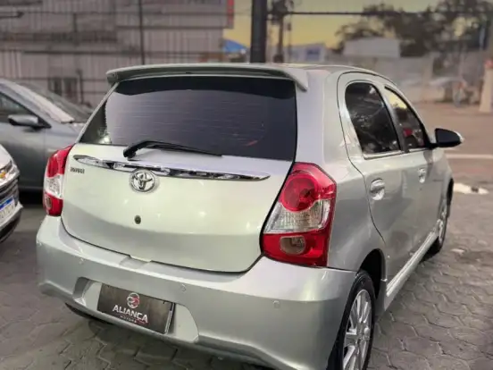 TOYOTA-ETIOS-1.5 XLS 16V FLEX 4P AUTOMÁTICO TOYOTA-ETIOS-2017