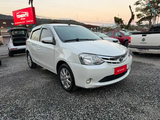 TOYOTA-ETIOS-1.5 XLS 16V FLEX 4P MANUAL TOYOTA-ETIOS-2016