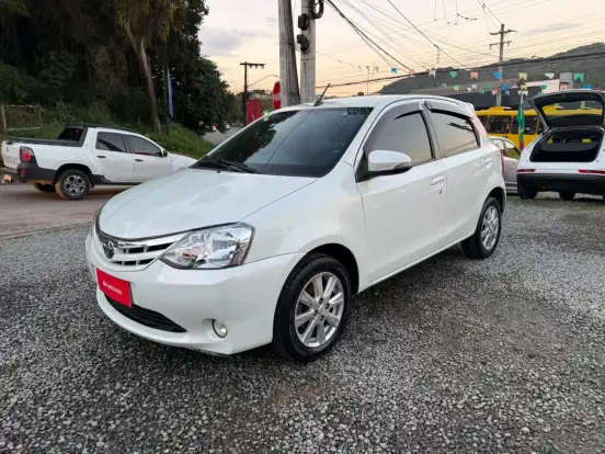 TOYOTA-ETIOS-1.5 XLS 16V FLEX 4P MANUAL TOYOTA-ETIOS-2016