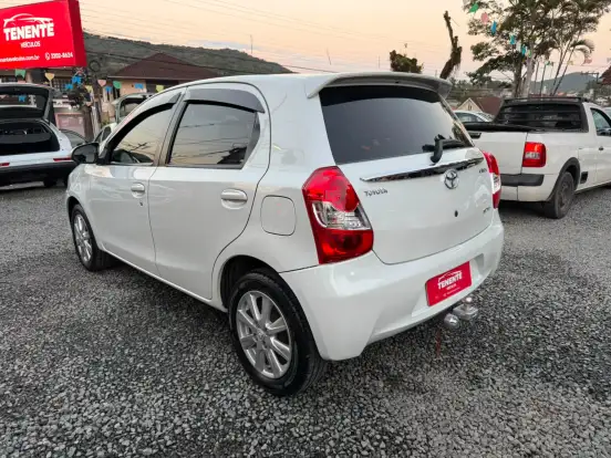TOYOTA-ETIOS-2016