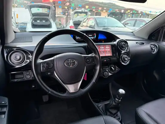 TOYOTA-ETIOS-1.5 XLS 16V FLEX 4P MANUAL TOYOTA-ETIOS-2016