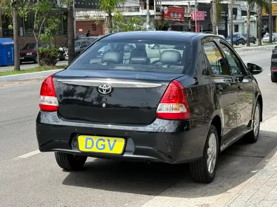 TOYOTA-ETIOS-2017