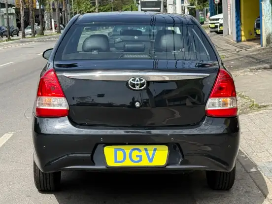 TOYOTA-ETIOS-2017