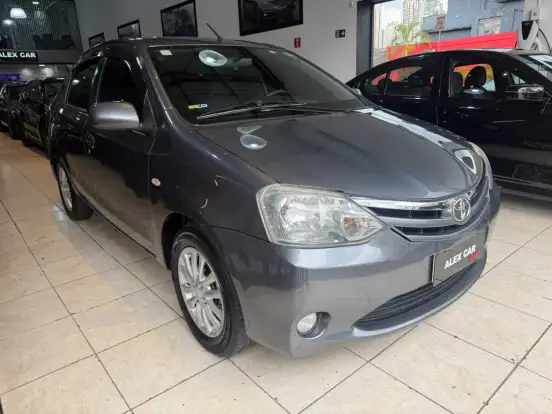 TOYOTA-ETIOS-2012