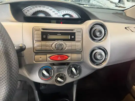 TOYOTA-ETIOS-2012