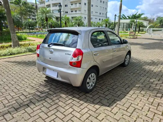 TOYOTA-ETIOS-1.5 XS 16V FLEX 4P AUTOMÁTICO TOYOTA-ETIOS-2016