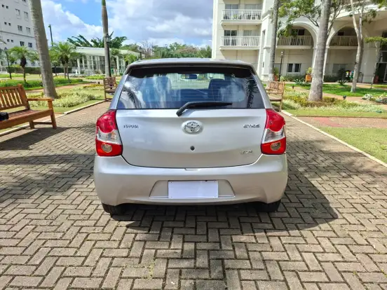TOYOTA-ETIOS-2016
