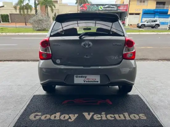 TOYOTA-ETIOS-2017