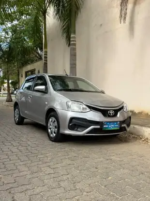TOYOTA-ETIOS-2018