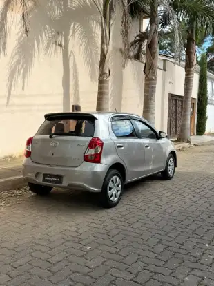 TOYOTA-ETIOS-2018