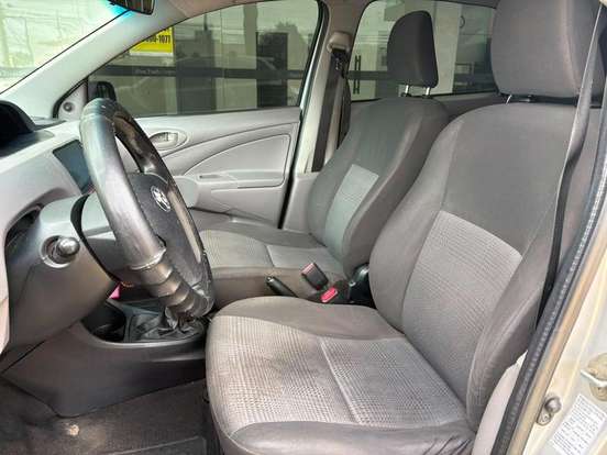 TOYOTA-ETIOS-1.3 16V FLEX 4P MANUAL TOYOTA-ETIOS-2013