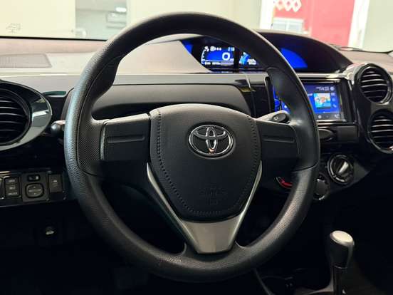 TOYOTA-ETIOS-2018