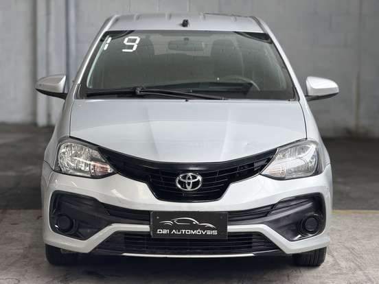 TOYOTA-ETIOS-2018