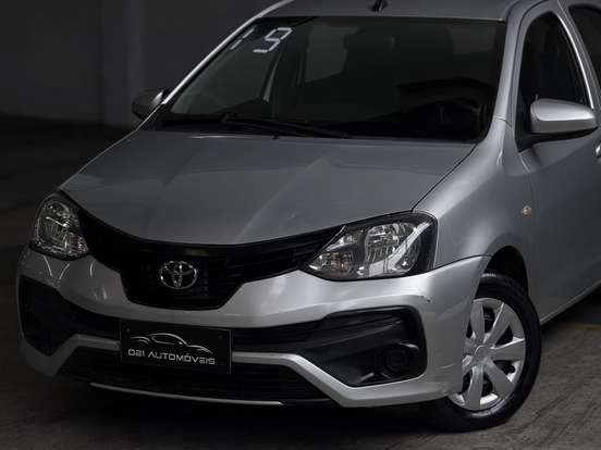 TOYOTA-ETIOS-2018