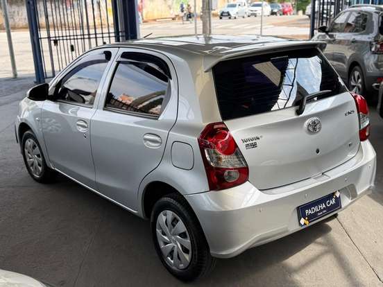 TOYOTA-ETIOS-2018