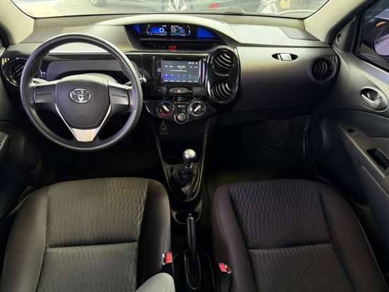 TOYOTA-ETIOS-2018