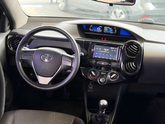 TOYOTA-ETIOS-2018