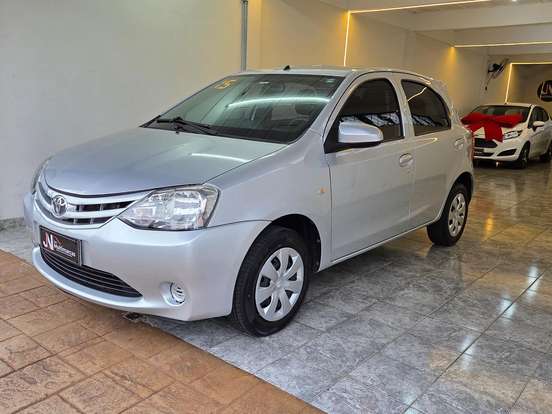 TOYOTA-ETIOS-1.3 X 16V FLEX 4P MANUAL TOYOTA-ETIOS-2015