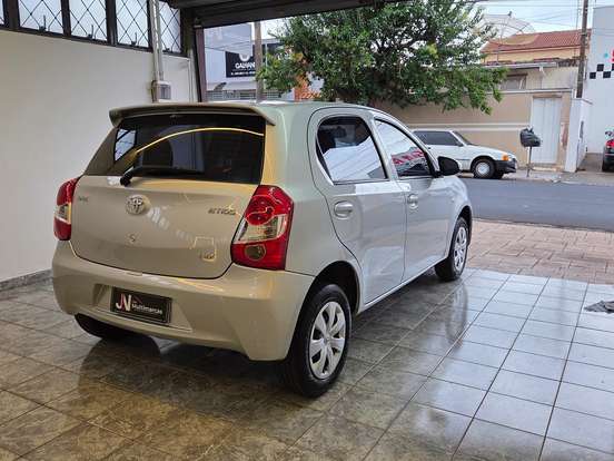 TOYOTA-ETIOS-1.3 X 16V FLEX 4P MANUAL TOYOTA-ETIOS-2015