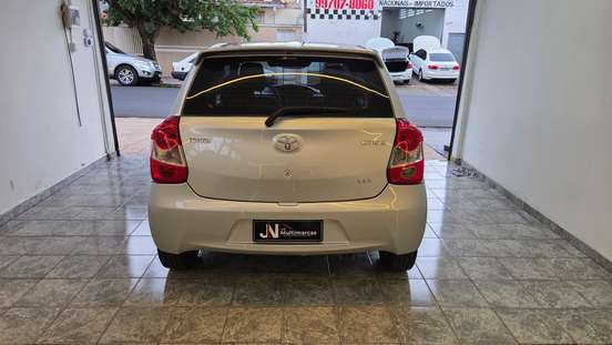 TOYOTA-ETIOS-1.3 X 16V FLEX 4P MANUAL TOYOTA-ETIOS-2015