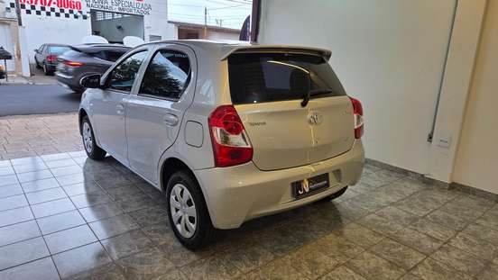 TOYOTA-ETIOS-2015