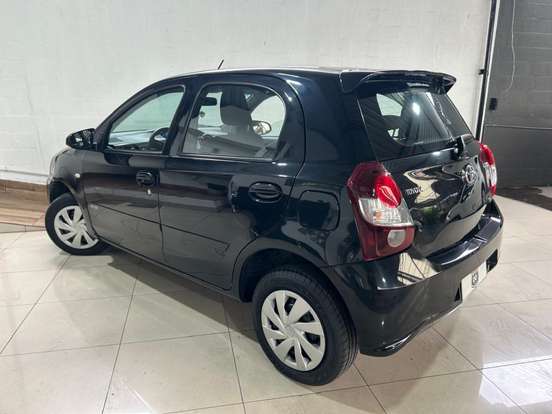 TOYOTA-ETIOS-2019