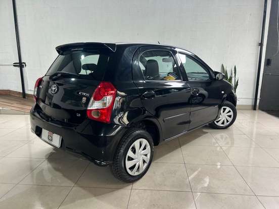 TOYOTA-ETIOS-2019