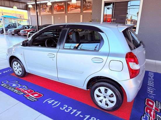 TOYOTA-ETIOS-2015