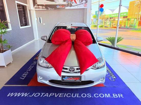 TOYOTA-ETIOS-2015