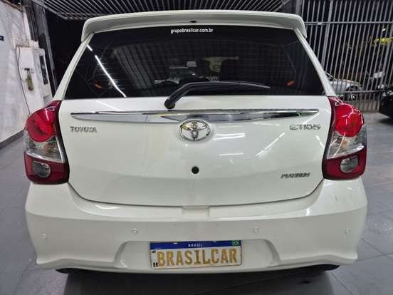 TOYOTA-ETIOS-2018